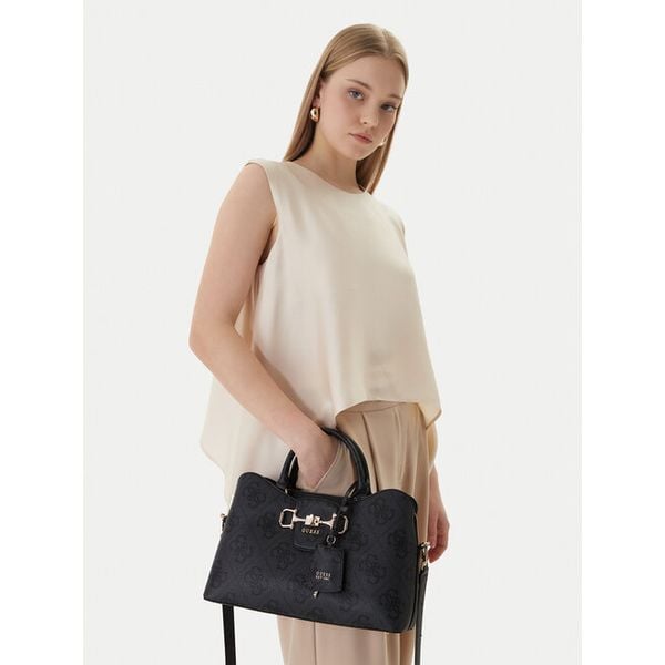 Torebka Guess. Czarne torebki klasyczne Guess, z aplikacjami, bez dodatków. Za 411.99 zł.