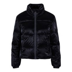 Damska kurtka ze skóry rekina Urban Classics. Czarne kurtki Urban Classics, bez wzorów, z materiału, bez kaptura. W wyprzedaży za 245.00 zł.