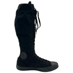 Kobiece trampki na zamek Converse Chuck Taylor All Star. Czarne trampki Converse, bez wzorów, retro, bez zapięcia. Za 490.00 zł.