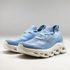 Damskie buty sportowe PERLA niebieskie. Białe buty treningowe LEGEA, bez wzorów, z materiału, bez zapięcia. Za 120.00 zł.