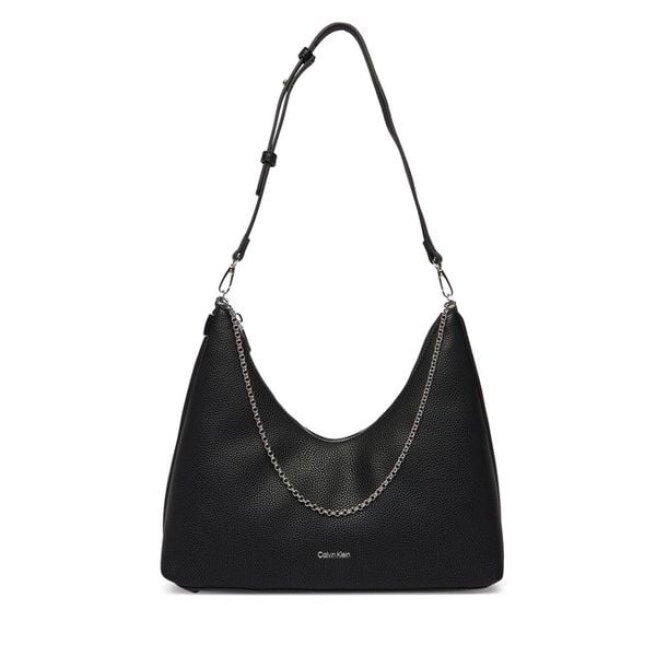 Torebka Calvin Klein. Czarne torebki klasyczne Calvin Klein, bez wzorów, klasyczne, bez dodatków. Za 384.99 zł.