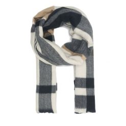 Szalik Jenny Fairy. Brązowe szaliki i kominy Jenny Fairy, bez wzorów. Za 59.99 zł.