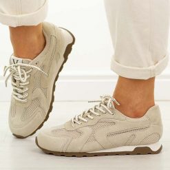 Beżowe skórzane półbuty damskie Vinceza 86426. Brązowe buty sportowe lifestyle VINCEZA, na jesień, bez wzorów, z jeansu, eleganckie, z okrągłym noskiem, bez obcasa, na płaskiej podeszwie. Za 249.00 zł.