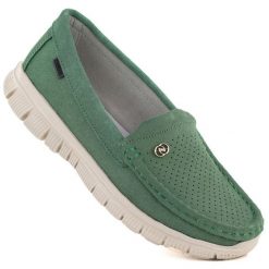 Skórzane półbuty damskie komfortowe zielone Jezzi 7075. Zielone półbuty wsuwane Jezzi, bez wzorów, ze skóry, bez obcasa. Za 129.99 zł.