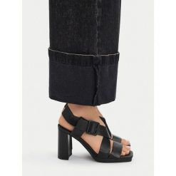 Sandały G-Star. Czarne sandały G-Star, bez wzorów, retro, bez obcasa, na słupku, bez zapięcia. Za 223.99 zł.