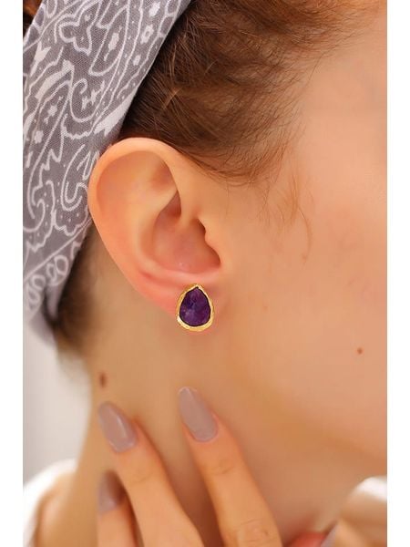 Pierres delicates Pozłacane kolczyki-wkrętki z ametystami rozmiar: onesize. Żółte kolczyki Pierres delicates, z ametystem, pozłacane. Za 69.91 zł.