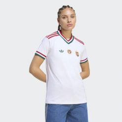 Koszulka wyjazdowa Węgry 26. Białe t-shirty sportowe adidas, xs, z aplikacjami, z materiału, bez ramiączek, do piłki nożnej, climacool (adidas). Za 439.00 zł.