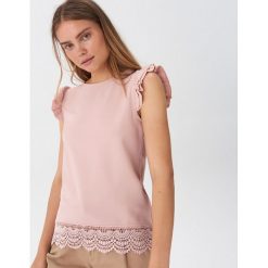 Bluzka z koronką - Różowy. Bluzki House. Za 39.99 zł.