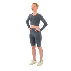 Damski zestaw sportowy Xtreme - krótkie spodenki + sportowy Croptop - Antracyt. Szare szorty sportowe XTREME SOCKSWEAR, bez wzorów, na fitness i siłownię. Za 177.99 zł.