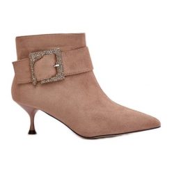 Botki Damskie Na Szpilce Z Ozdobną Klamrą Beżowe Nirilis beżowy. Brązowe botki bez wzorów, eleganckie, bez obcasa, na szpilce, bez zapięcia. Za 224.91 zł.