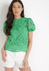 Zielona Bluzka z Koronki Perrates. Zielone bluzki Born2be, s, z aplikacjami, z koronki, eleganckie, bez kołnierzyka, bez ramiączek. Za 139.99 zł.