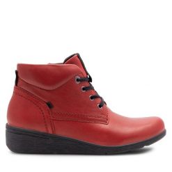 Botki Go Soft. Czerwone botki GO SOFT, bez wzorów, bez obcasa, na płaskiej podeszwie, bez zapięcia. Za 174.99 zł.