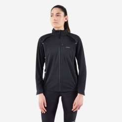 Kurtka do biegania damska Kiprun Run 900 Warm Regul. Czarne kurtki do biegania KIPRUN, na jesień, s, z aplikacjami, z materiału, bez kaptura, do biegania. Za 249.99 zł.