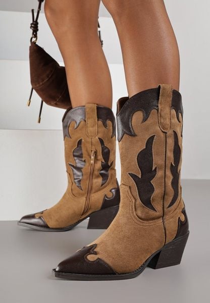 Brązowe Kozaki Kowbojki na Stożku z Tłoczoną Cholewką Avrenne. Brązowe kozaki Renee, bez wzorów, z jeansu, eleganckie, bez obcasa, na obcasie, bez zapięcia. Za 169.99 zł.