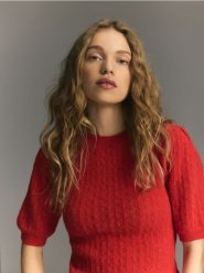 Sweter z wełną z alpaki - czerwony. Czerwone swetry Reserved, l, bez wzorów, z dzianiny, bez ramiączek. Za 179.99 zł.