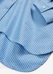 Długa bluzka z wywijanymi rękawami. Niebieskie bluzki bonprix, bez wzorów, bez kołnierzyka, bez ramiączek. Za 124.99 zł.