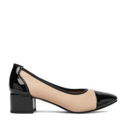 Czółenka JENNY. Brązowe czółenka Jenny, bez wzorów, bez obcasa, bez zapięcia. Za 119.99 zł.