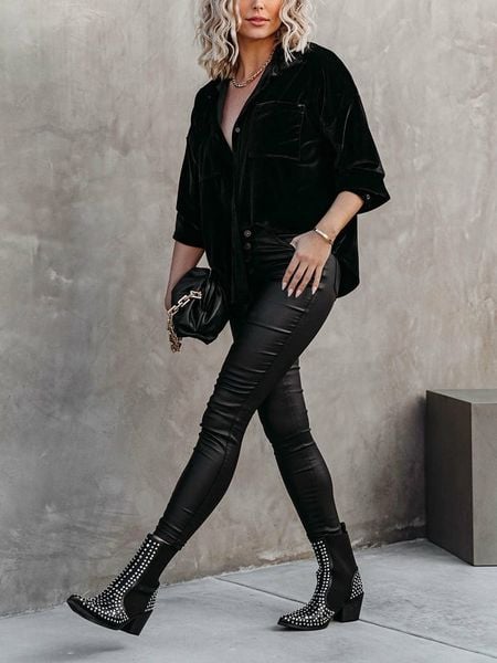 Milan Kiss Aksamitna koszula w kolorze czarnym rozmiar: S. Czarne koszule Milan Kiss, s, bez wzorów, bez kołnierzyka, bez ramiączek. Za 130.99 zł.