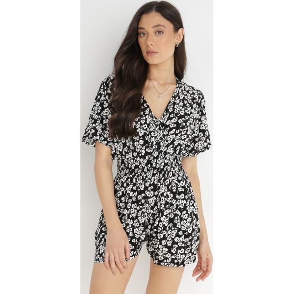 Czarny Kombinezon Kala. Czarne kombinezony Born2be, na imprezę, l, bez wzorów, z wiskozy, bez kołnierzyka, bez ramiączek, mini. Za 69.99 zł.