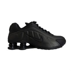Buty damskie sportowe Nike Shox R4 Black Czarne - CW2626-003. Czarne buty treningowe Nike, bez wzorów, bez zapięcia, do koszykówki. Za 537.05 zł.