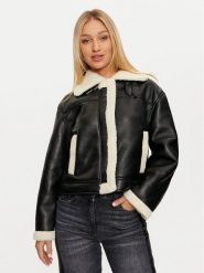 Pieces Kurtka z imitacji skóry Janelle 17141595 Czarny Regular Fit. Czarne kurtki Pieces, s, bez wzorów, ze skóry, bez kaptura. Za 219.99 zł.