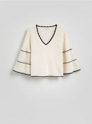 Sweter z kimonowym rękawem - kremowy. Białe swetry Reserved, l, bez wzorów, z bawełny, bez ramiączek. Za 129.99 zł.