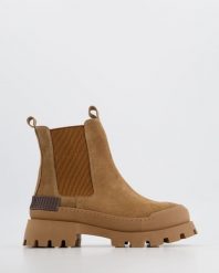 ZAMSZOWE BOTKI 00102025S CAMEL. Brązowe botki Venezia, bez wzorów, ze skóry, bez obcasa, bez zapięcia. Za 349.00 zł.