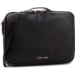 Torba na laptopa CALVIN KLEIN - Frame Laptop Bag K60K604450 001. Torby na laptopa marki BlueLounge. W wyprzedaży za 459.00 zł.