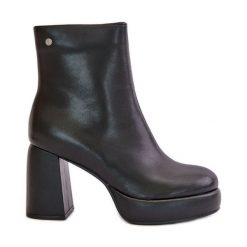 Botki Na Słupku Ze Skóry Naturalnej GOE OO2N4166-W2 Czarne. Czarne botki bez wzorów, ze skóry, eleganckie, bez obcasa, na platformie, bez zapięcia. Za 532.98 zł.