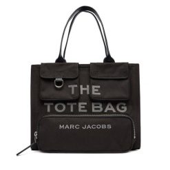 Torebka Marc Jacobs. Czarne torebki klasyczne Marc Jacobs, bez wzorów, klasyczne, bez dodatków. Za 1,499.00 zł.