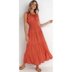 Czerwona Sukienka Abill. Czerwone sukienki Born2be, l, bez wzorów, boho, bez kołnierzyka, bez ramiączek, maxi. W wyprzedaży za 72.24 zł.