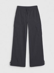 4F Spodnie casual oversize damskie - czarne M. Czarne spodnie dresowe 4f, bez wzorów, z dresówki, casualowe. W wyprzedaży za 139.99 zł.
