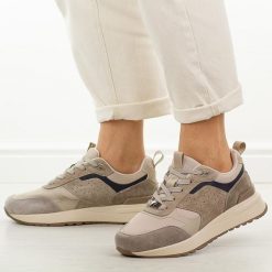 Beżowe be skórzane półbuty damskie Filippo Dp7729/26. Brązowe buty sportowe lifestyle Filippo, na jesień, bez wzorów, z jeansu, klasyczne, z okrągłym noskiem, bez obcasa, na płaskiej podeszwie. Za 249.00 zł.