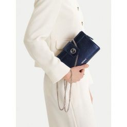 Torebka MEXX. Niebieskie kopertówki Mexx, bez wzorów, bez dodatków. Za 169.99 zł.