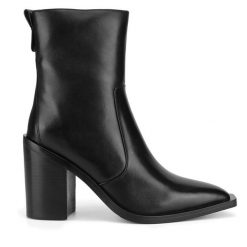 Botki Gino Rossi. Czarne botki Gino Rossi, bez wzorów, bez obcasa, na słupku, bez zapięcia. Za 383.99 zł.