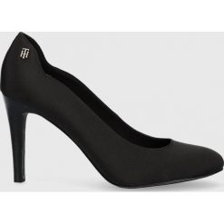 Tommy Hilfiger szpilki Th Essentials High Heel Pump kolor czarny. Czarne szpilki Tommy Hilfiger, bez wzorów, z okrągłym noskiem, bez obcasa, na szpilce, bez zapięcia. W wyprzedaży za 419.99 zł.