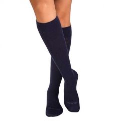 Skarpety uciskowe 3/4 z wełny merynosów, ciemnoniebieskie. Niebieskie skarpetki OEM, bez wzorów, z wełny. W wyprzedaży za 92.32 zł.