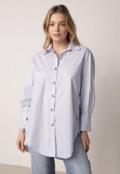 Niebieska Bawełniana Koszula Oversize z Biżuteryjnymi Guzikami Adrearina. Niebieskie koszule Born2be, l, bez wzorów, z bawełny, casualowe, bez kołnierzyka, bez ramiączek. Za 169.99 zł.