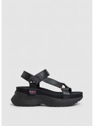Pepe Jeans FOOTWEAR Sandały w kolorze czarnym rozmiar: 38. Czarne sandały Pepe Jeans FOOTWEAR, bez wzorów, z jeansu, klasyczne, z otwartym noskiem, bez obcasa, na platformie, bez zapięcia. Za 148.33 zł.