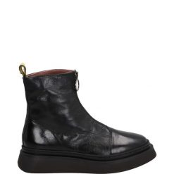 BOTKI DAMSKIE P23201 NERO. Botki Venezia, bez wzorów, ze skóry, bez obcasa, bez zapięcia. Za 399.00 zł.