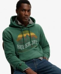Superdry Bluza z kapturem Outdoors Mountain Relaxed – Hunter Green. Zielone bluzy Superdry, l, bez wzorów, z bawełny, bez ramiączek, z kapturem. Za 380.35 zł.