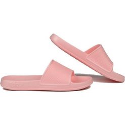 Klapki damskie Coqui Tora. Czerwone klapki Coqui, bez wzorów, sportowe, bez obcasa, bez zapięcia. Za 131.99 zł.