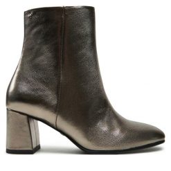 Botki Tamaris. Szare botki Tamaris, bez wzorów, bez obcasa, na słupku, bez zapięcia. Za 219.99 zł.