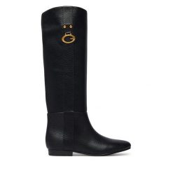 Kozaki Guess. Czarne kozaki Guess, z aplikacjami, bez obcasa, na płaskiej podeszwie, bez zapięcia. Za 764.99 zł.