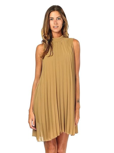 ASSUILI Sukienka w kolorze karmelowym rozmiar: 40. Brązowe sukienki Assuili, bez wzorów, klasyczne, bez kołnierzyka, bez ramiączek, mini. Za 134.45 zł.