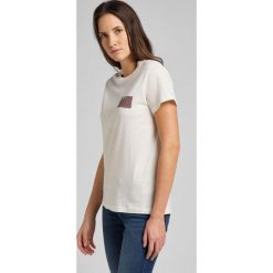 Lee DAMSKI T-SHIRT LEE CREW NECK TEE ECRU L41LYGNQ XL. T-shirty Lee, l, bez wzorów, bez kołnierzyka, bez ramiączek. Za 59.99 zł.
