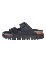 Birkenstock Klapki "Arizona" w kolorze czarnym rozmiar: 38. Czarne klapki Birkenstock, bez wzorów, klasyczne, z otwartym noskiem, bez obcasa, bez zapięcia. Za 356.61 zł.