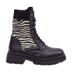 Botki Workery Damskie Ze Skarpetą Zebra Czarne. Czarne botki bez wzorów, ze skóry, eleganckie, bez obcasa, bez zapięcia. Za 114.06 zł.