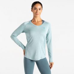 Discern damska sportowa koszulka. Niebieskie t-shirty sportowe Dare 2b, bez wzorów, bez ramiączek, trekkingowe. W wyprzedaży za 119.80 zł.