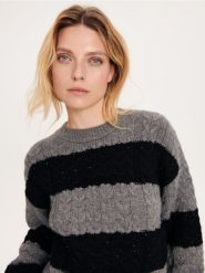 Sweter w warkoczowy splot - wielobarwny. Swetry Reserved, l, bez wzorów, z dzianiny, bez ramiączek. W wyprzedaży za 29.99 zł.